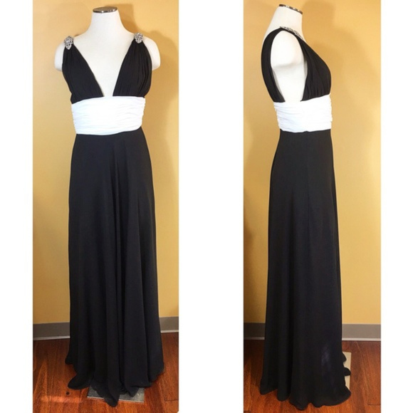 Faviana Black & White Contrast Art Deco Gown - Picture 2 of 3